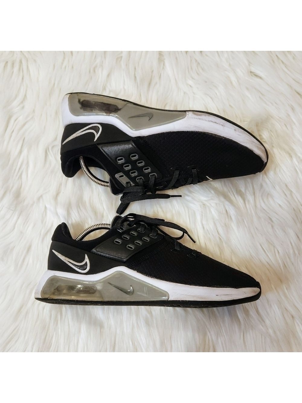 Nike Air Max Bella Black Fabric Training Sneakers Size 8 - Picture 2 of 10